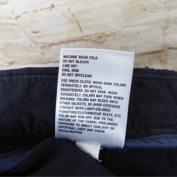 Uniqlo Shorts Mens M 30-33 Waist Navy Blue Chino 9” Style 403989 Preppy FLAW - Picture 10 of 10